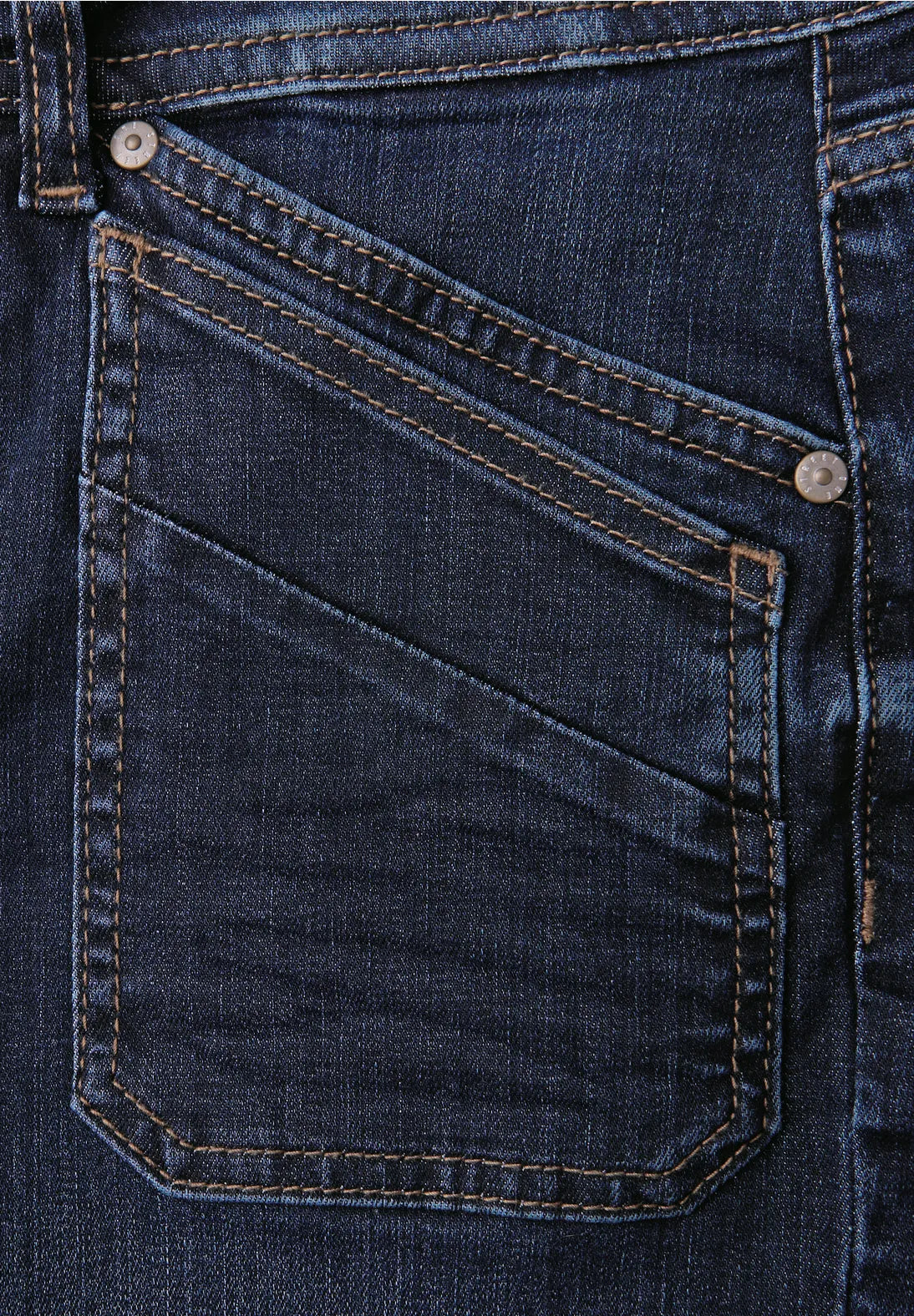 Boyfriend Jeans With Patch Pockets