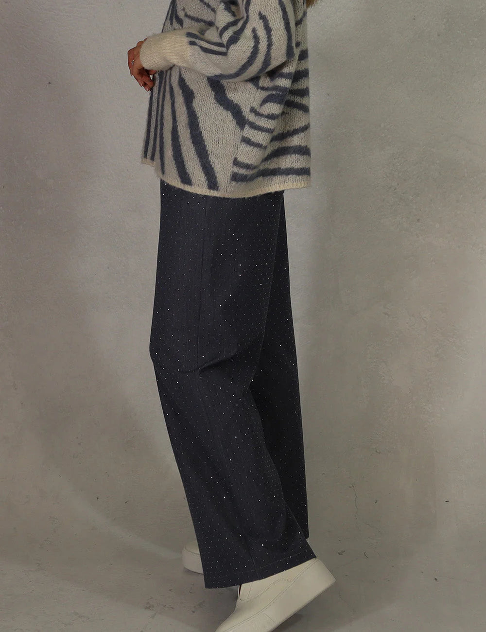 D.E.C.K Wide leg trousers - side