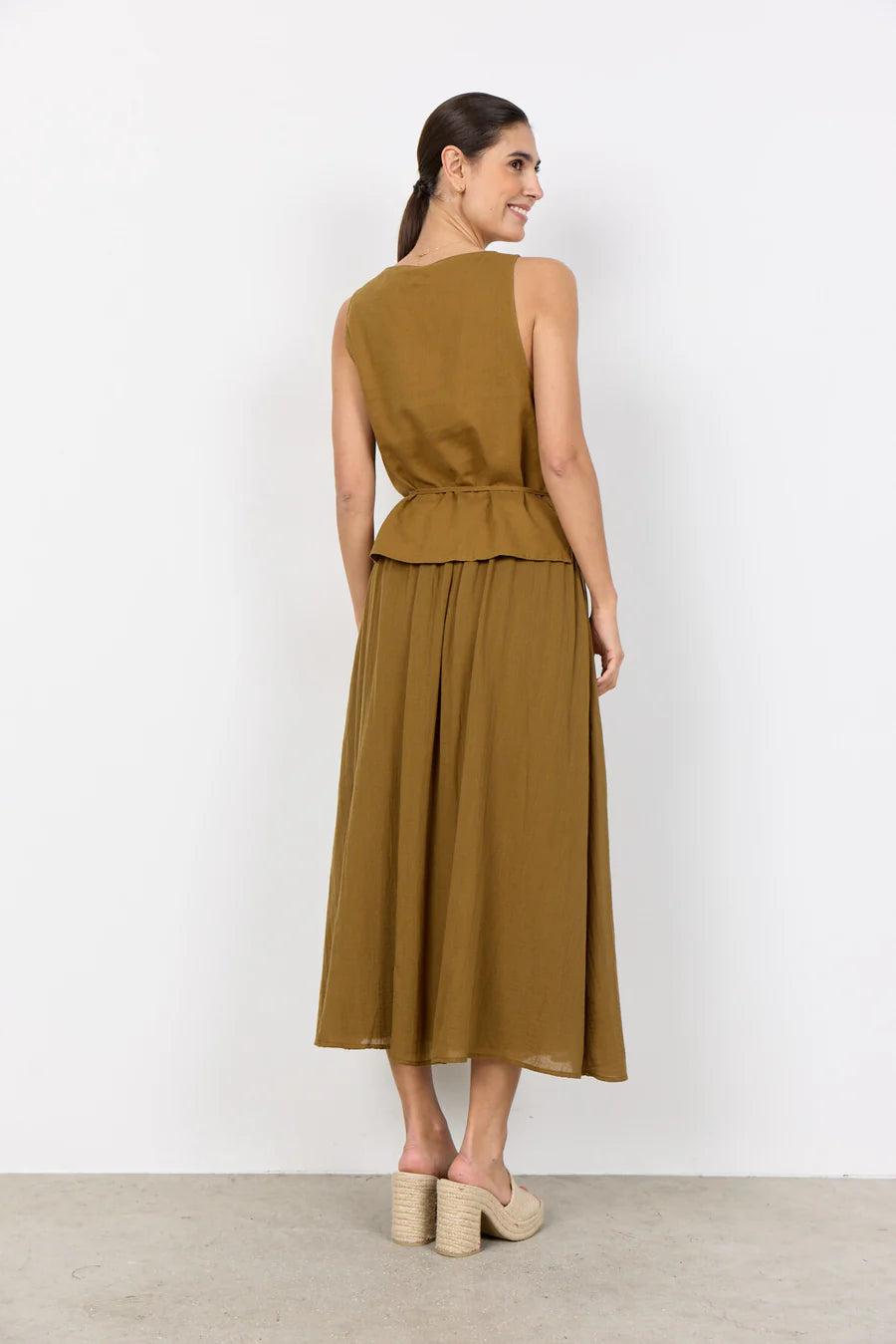 soya concept round neckline vest with an adjustable waist tie