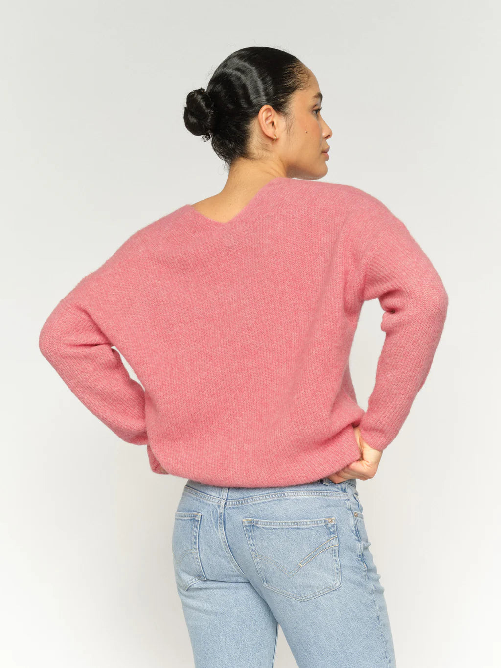 Thora V-Neck Fine Knit