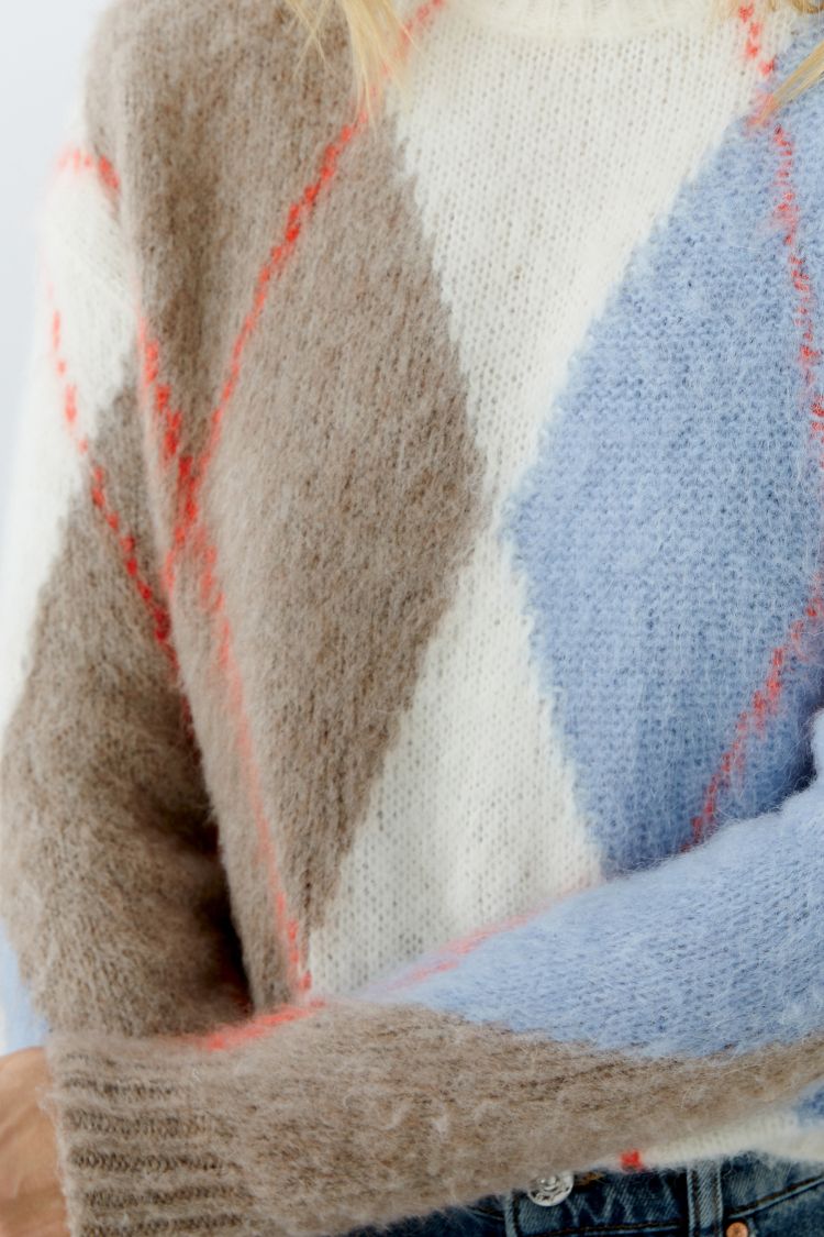 Large Diamond Pattern Jumper