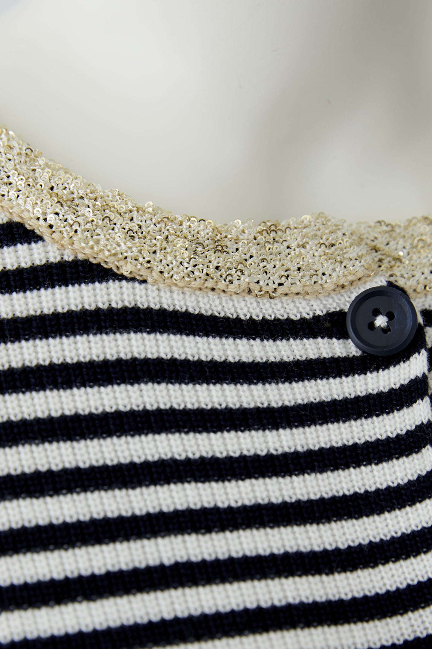 96616 Dark blue and white cardigan OUI