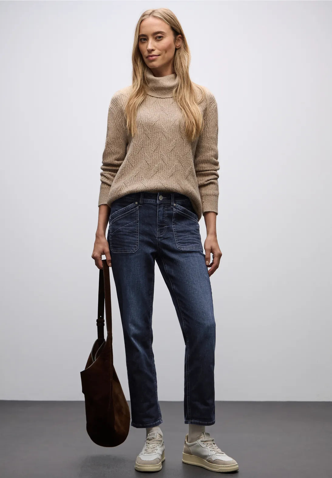 Boyfriend Jeans With Patch Pockets