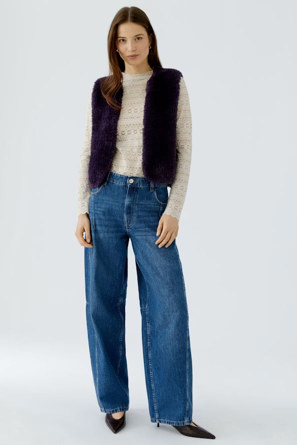 Knitted cozy vest in fur look