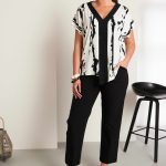 Ora Vee Neck Print Top with contrast neck and front band