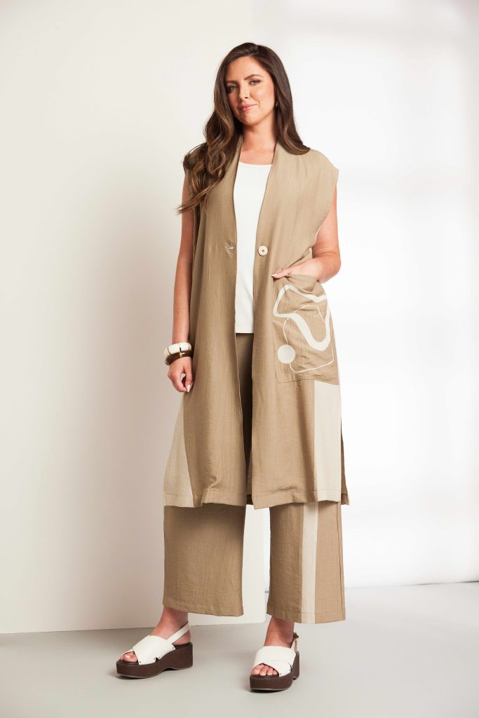 Ora Long Line Crinkle Waistcoat With Contrast Side And Print Pocket
