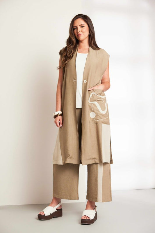 Ora Long Line Crinkle Waistcoat With Contrast Side And Print Pocket