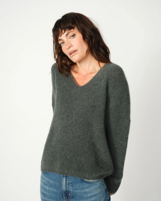 Thora V-Neck Knit